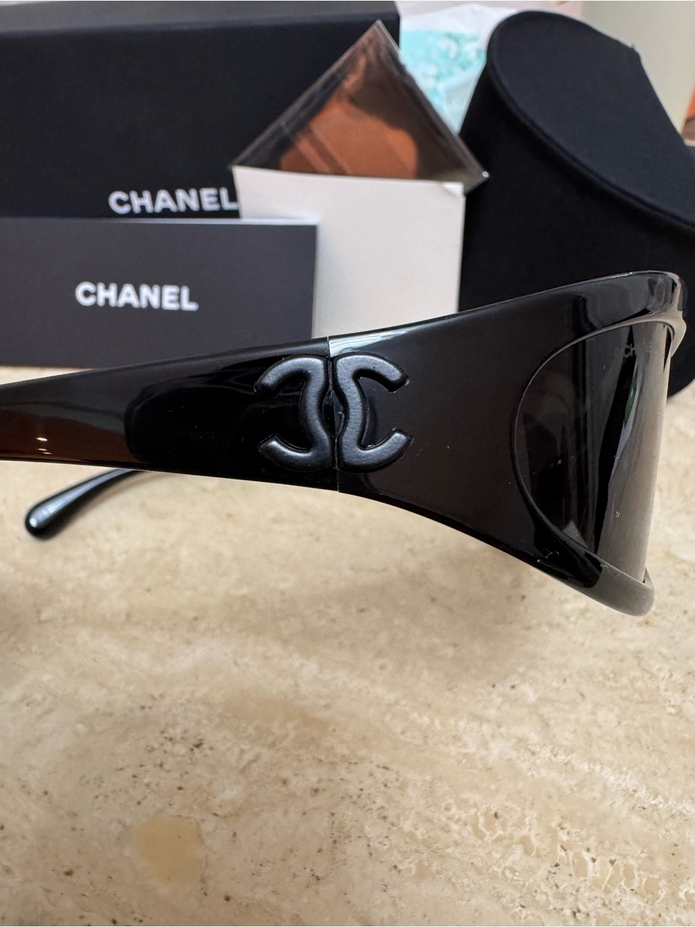 Chanel Shield Sunglasses 2025/2026 - Picture 8 of 10